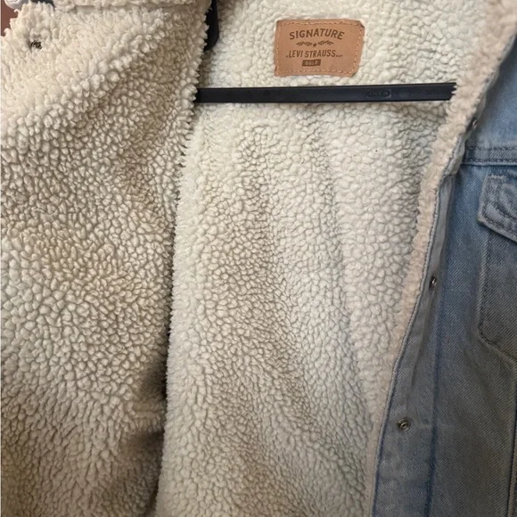 Signature by Levi Strauss Light Blue Jean Jacket - Picture 3 of 8